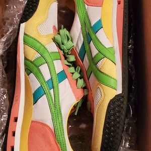 Women's asics Sz9 "one day worn"